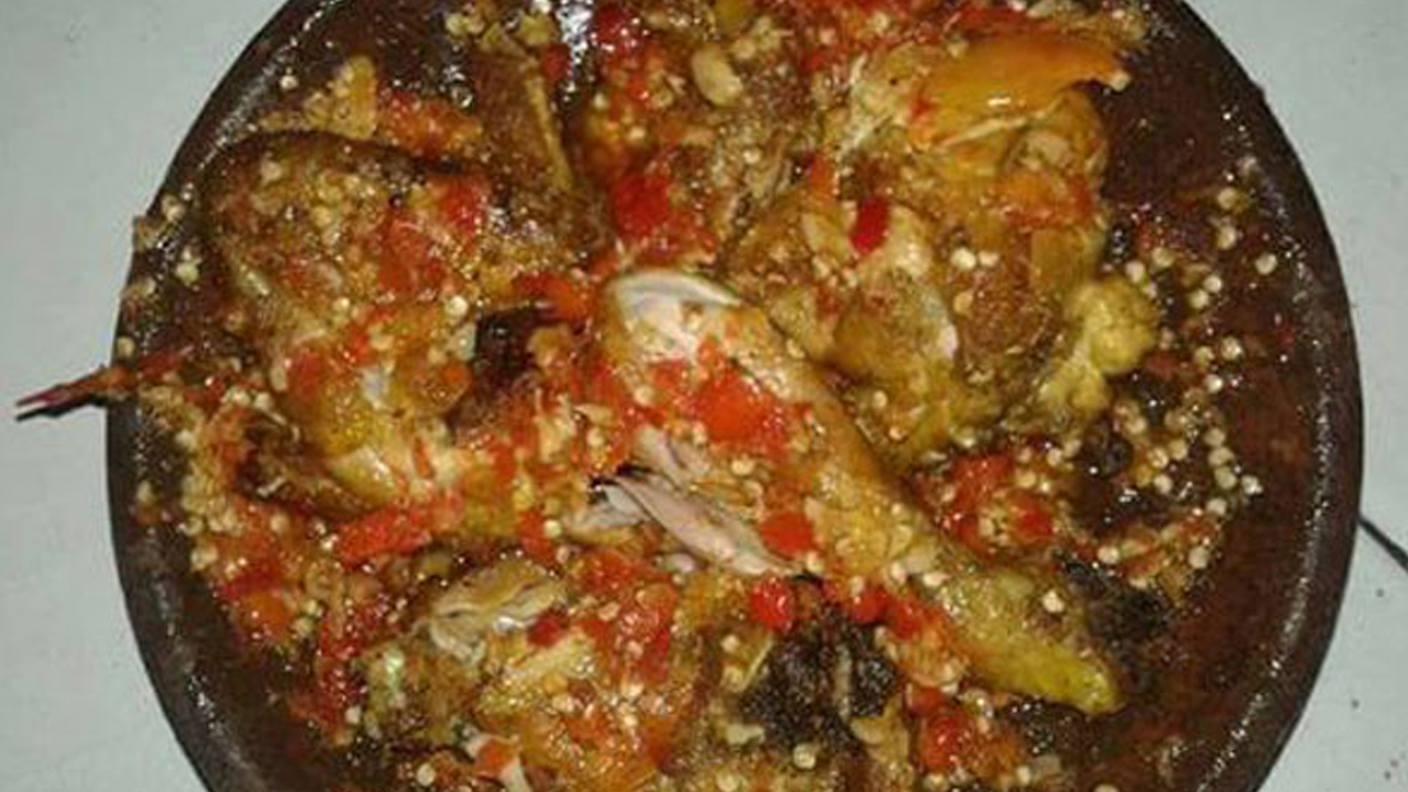 Foto Resep Ayam Penyet Sambal Bawang Pedas Gurih dan Nikmat