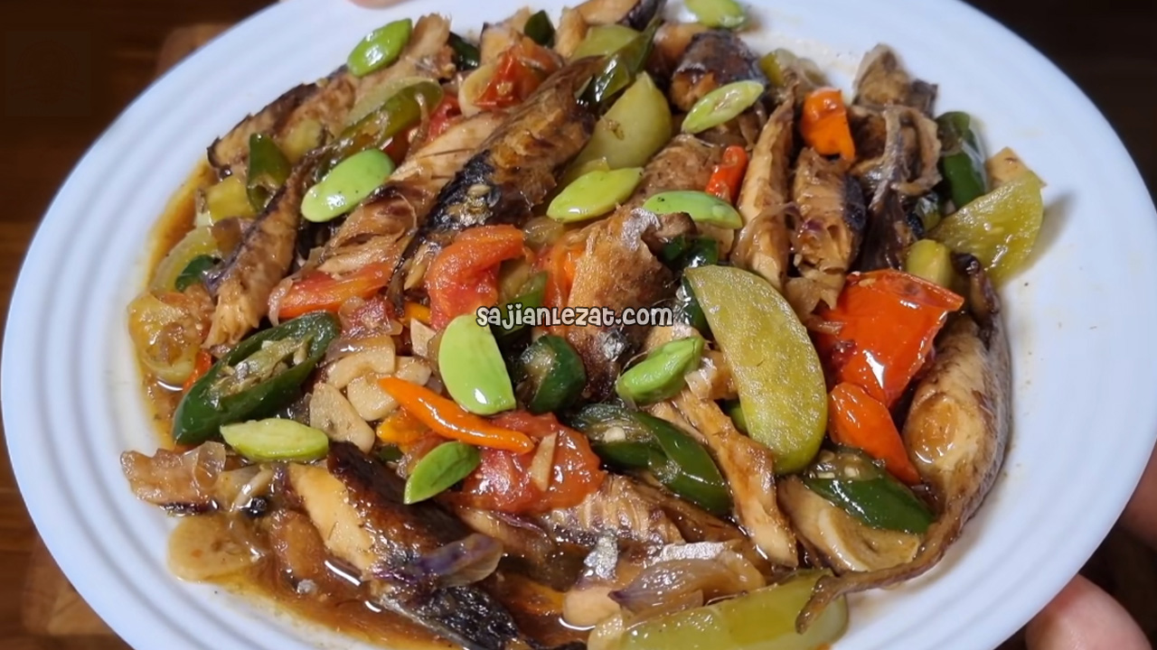 Foto Resep Tumis Ikan Pindang Ala Warung Makan, Praktis dan Lezat